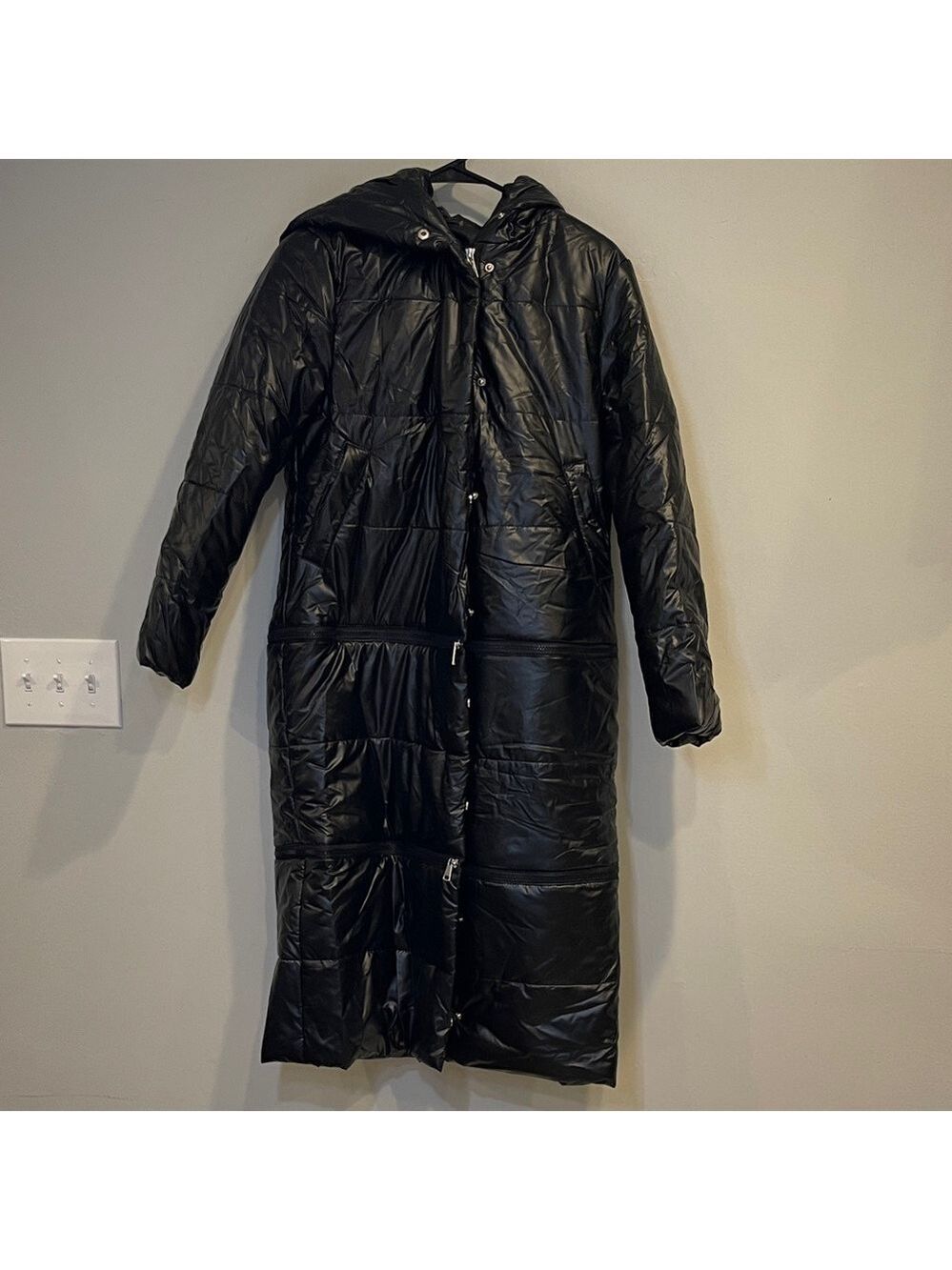 NWOT Long Tiered Black Hooded Puffer Coat Size Small